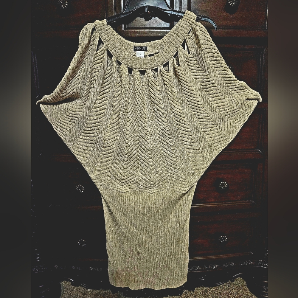 NWOT- Dolman Sleeve Sparkling Knit Sweater / Dress - SZ M